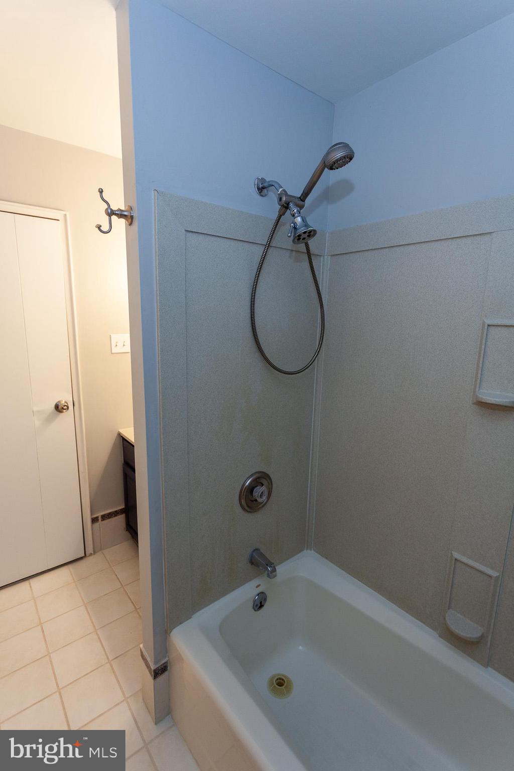 201 Cranford Road Cherry Hill, NJ 08003 - Photo 20 of 25 Full Bathroom