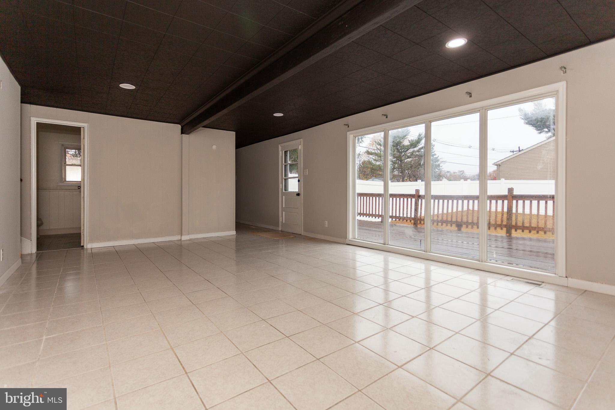 201 Cranford Road Cherry Hill, NJ 08003 - Photo 23 of 25 Living Space