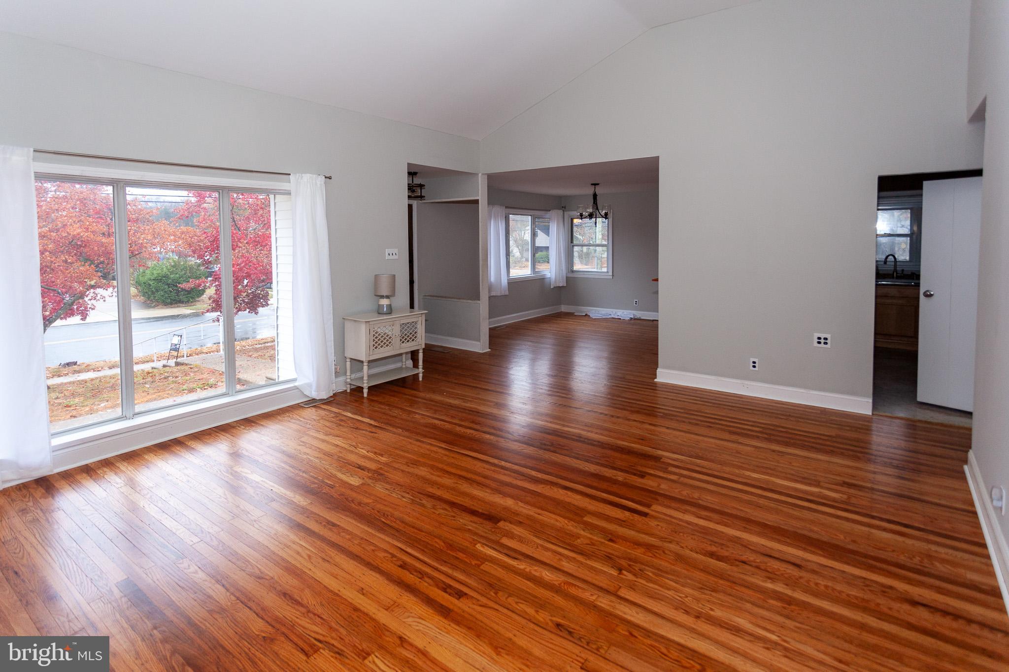 201 Cranford Road Cherry Hill, NJ 08003 - Photo 6 of 25 Living Room