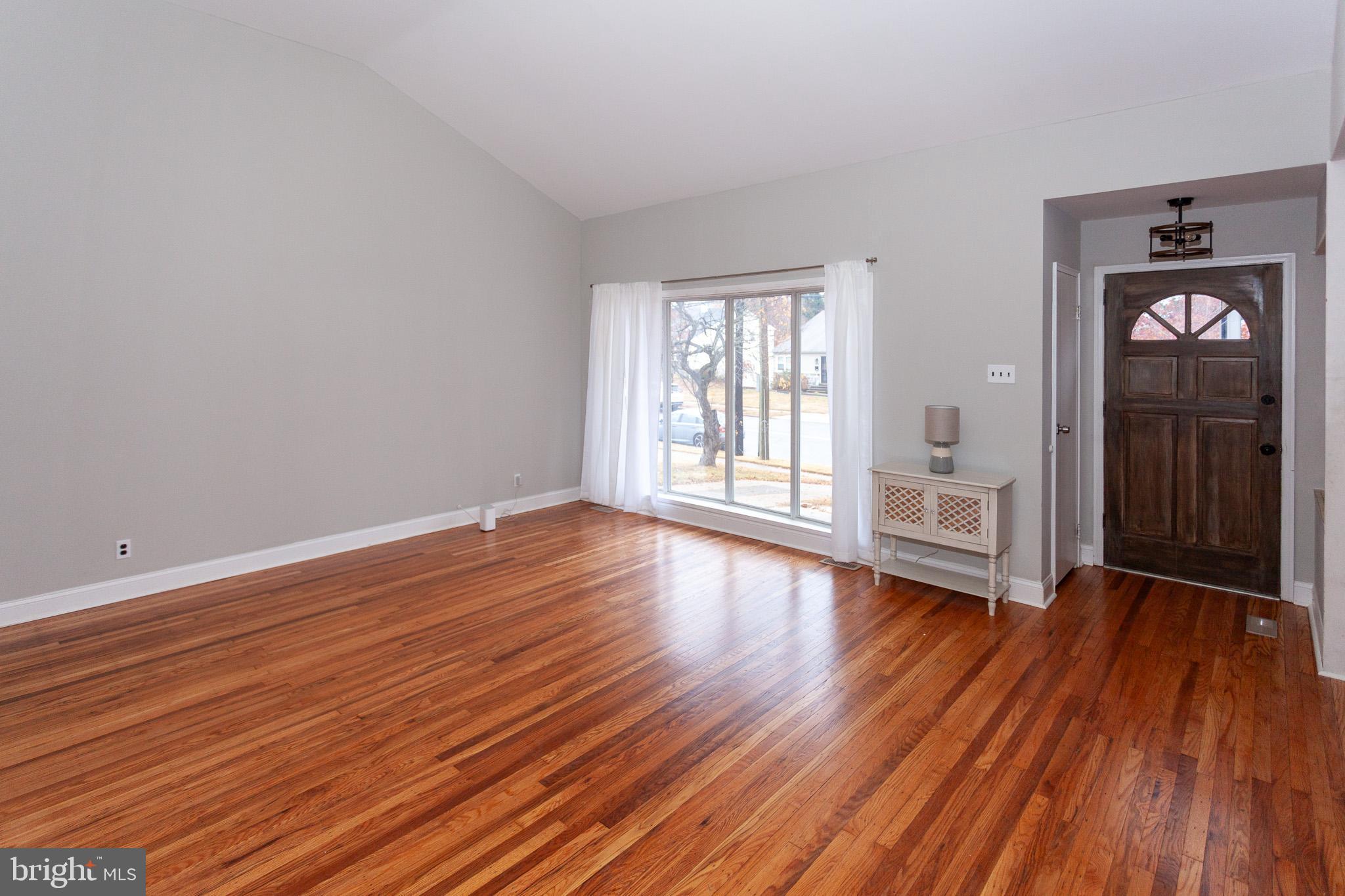 201 Cranford Road Cherry Hill, NJ 08003 - Photo 7 of 25 Living Room