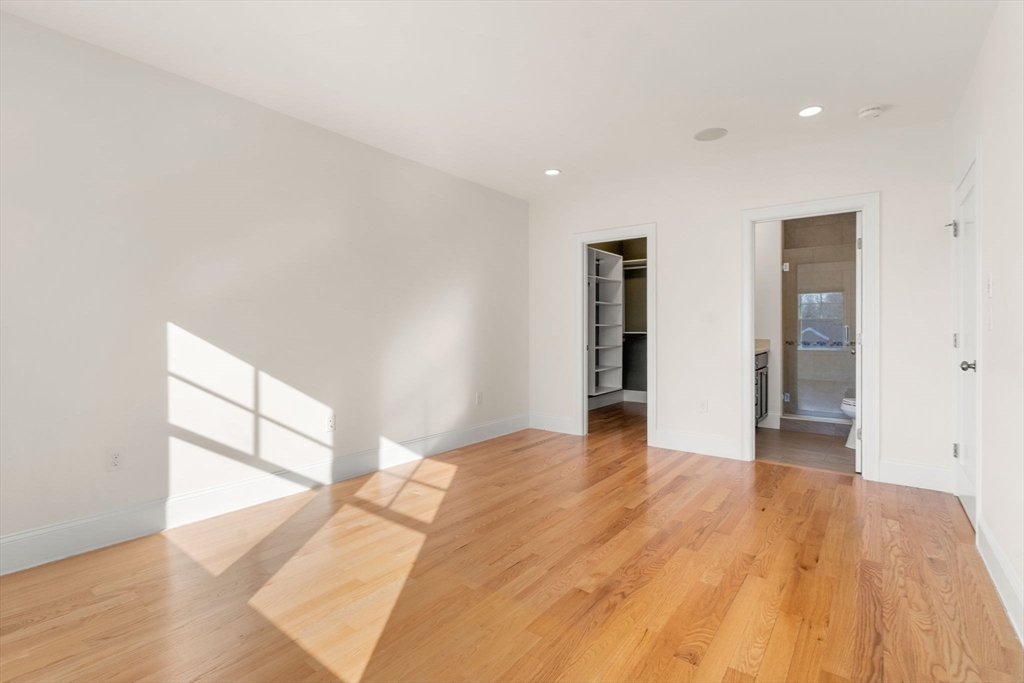 18 Robert Street, Unit 14 Boston, MA 02131 - Photo 11 of 24