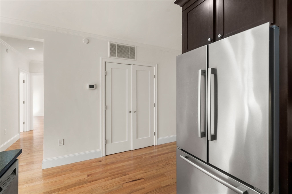 18 Robert Street, Unit 14 Boston, MA 02131 - Photo 7 of 24