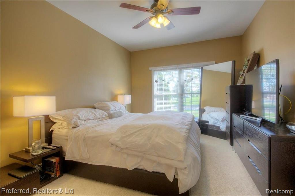 45459 North Stonewood Road Canton, MI 48187 - Photo 23 of 30