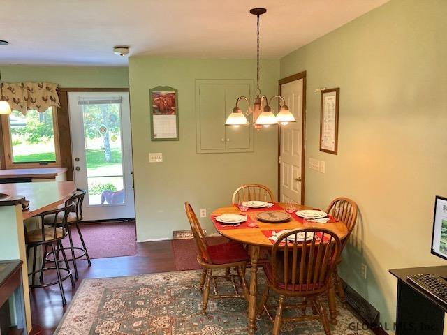 282 Burt Road Moreau, NY 12828 - Photo 5 of 21 Dining Area