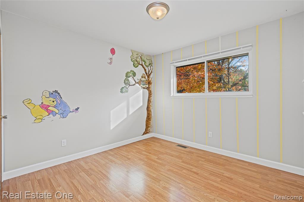 12107 19 Mile Road Sterling Heights, MI 48313 - Photo 9 of 20