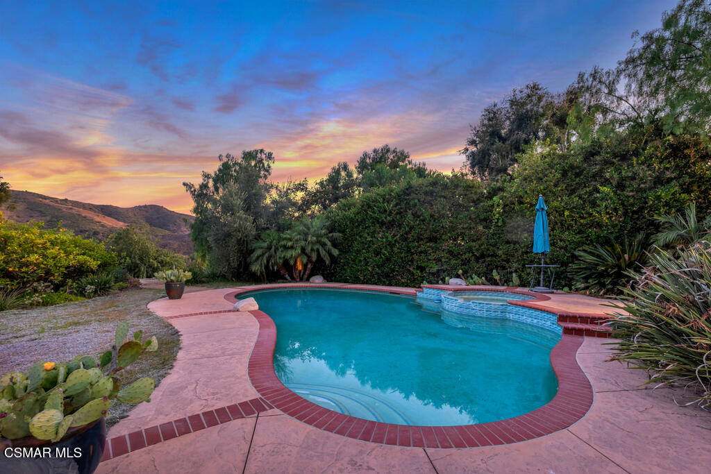 1506 Rambling Road Simi Valley, CA 93065 - Photo 46 of 79 Pool & Spa