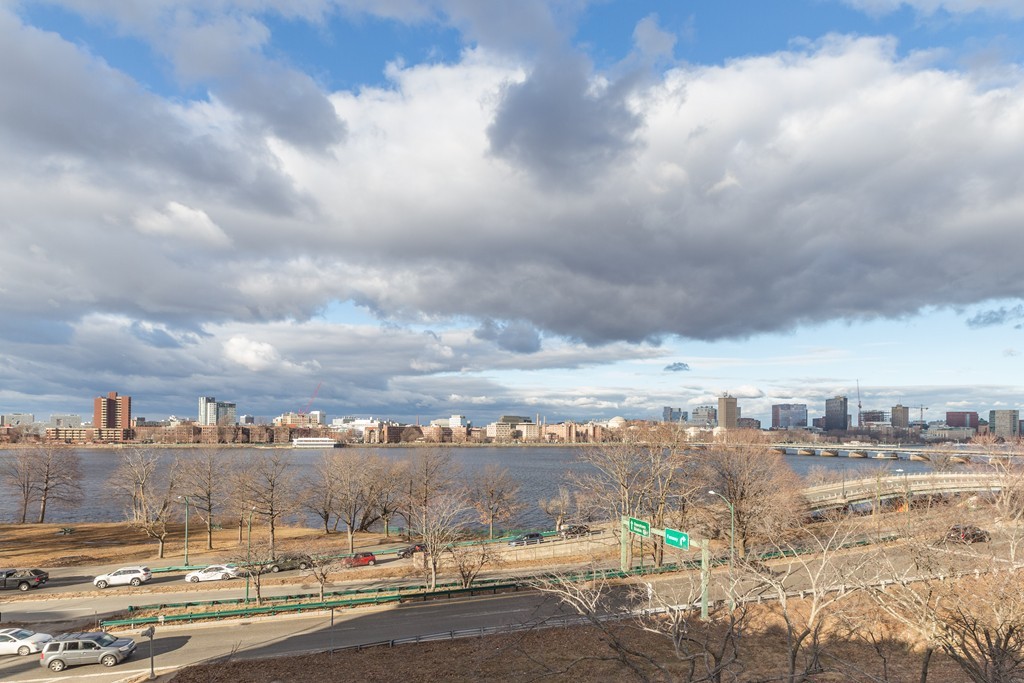 37 Bay State Road, Unit 6 Boston, MA 02215 - Photo 4 of 25 a view of a city