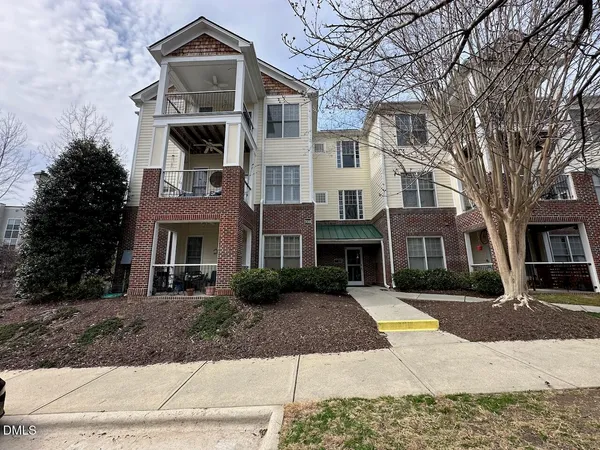 $1,250 | 900 Canenaugh Drive, Unit 305, Raleigh, NC 27604