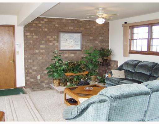 265 Deerfield Road Washington, PA 15301 - Photo 3 of 18 Den/Family/Great Room.