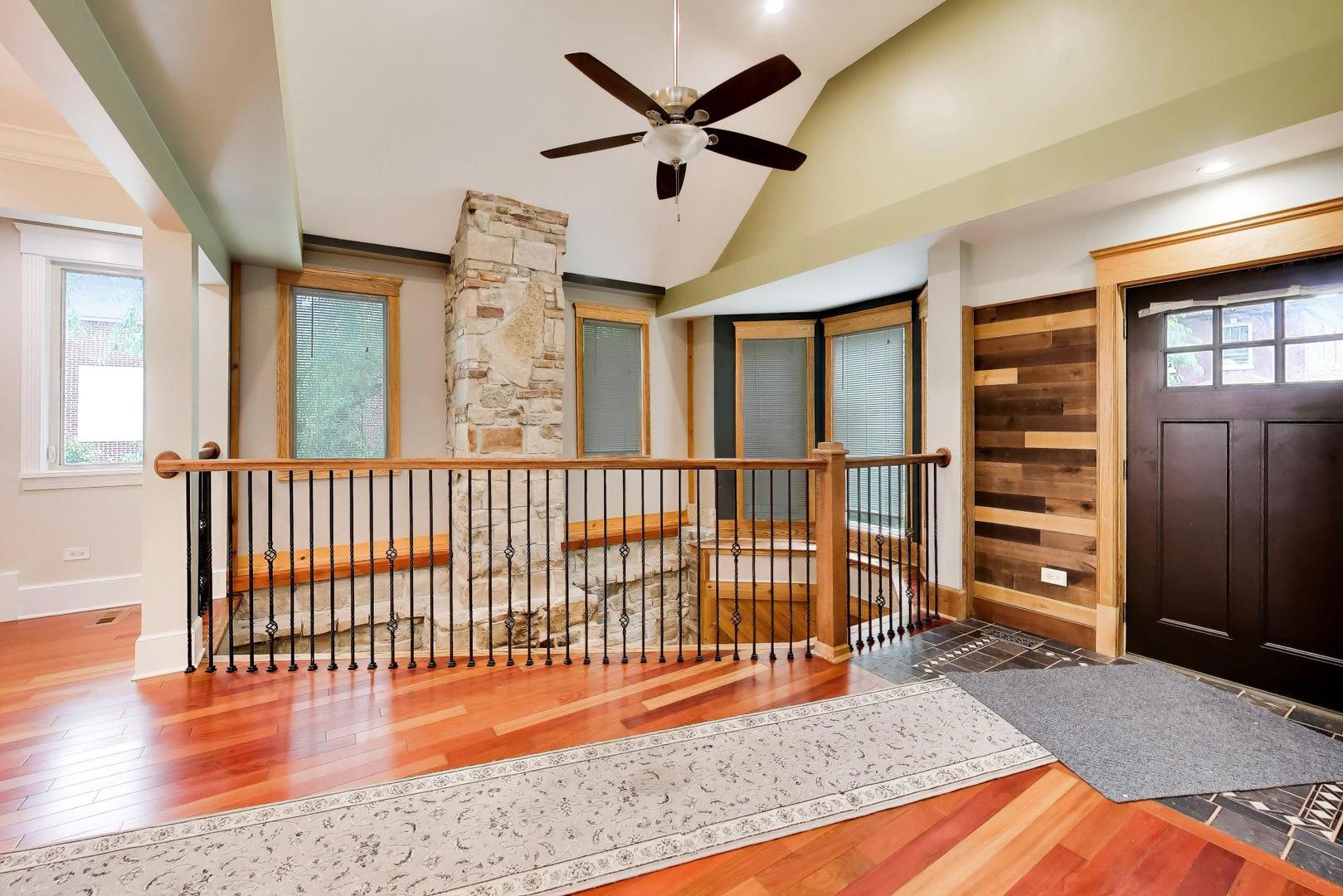 2908 West Pershing Road Chicago, IL 60632 - Photo 3 of 28