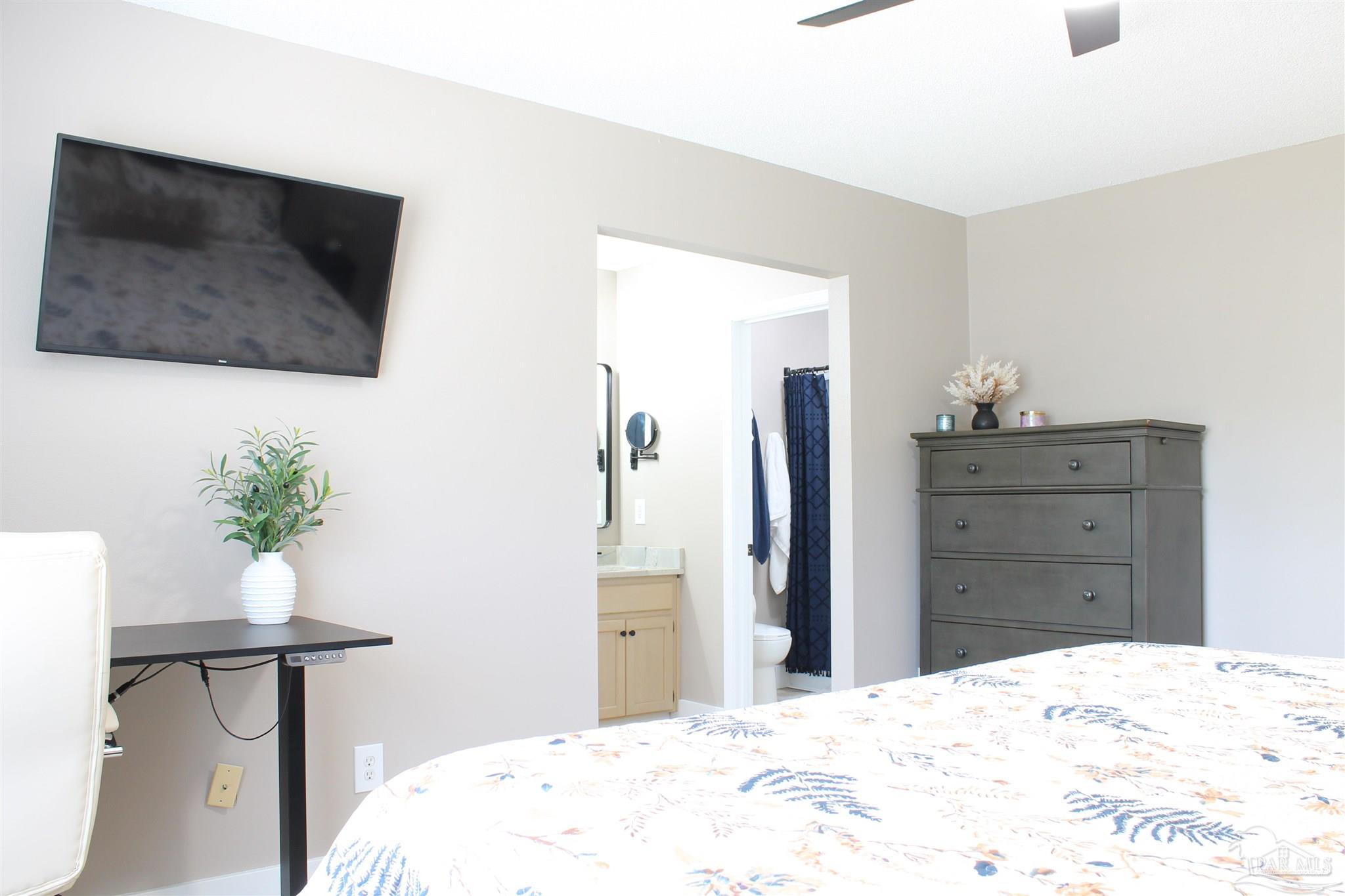 4245 Frasier Lane Pace, FL 32571 - Photo 9 of 31