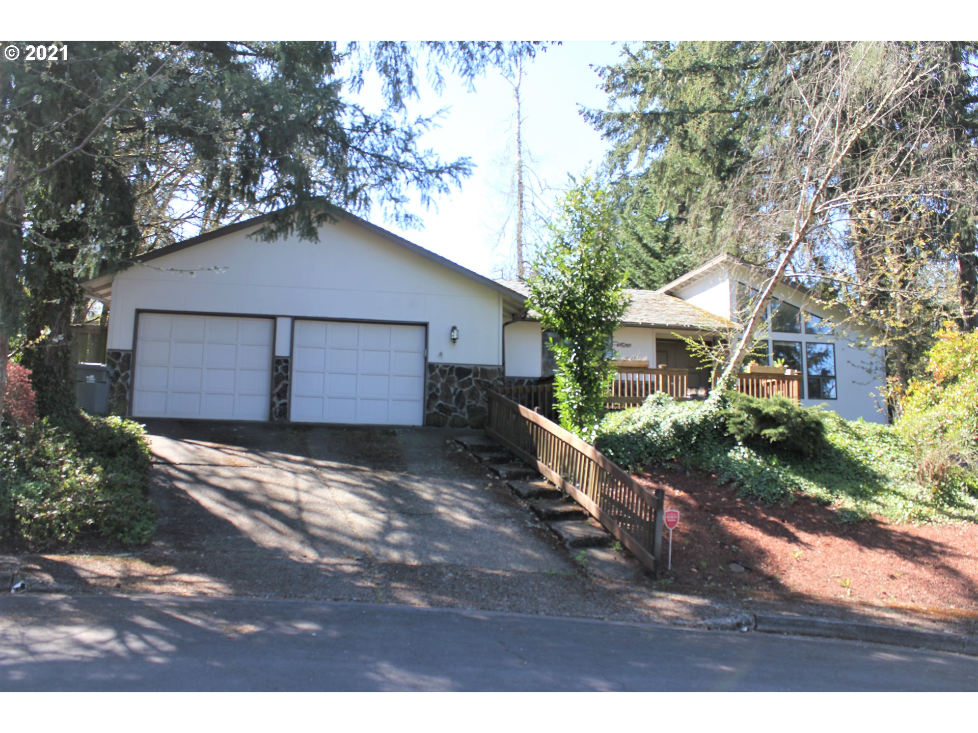 475 Cascade Drive Springfield, OR 97478 - Photo 1 of 29