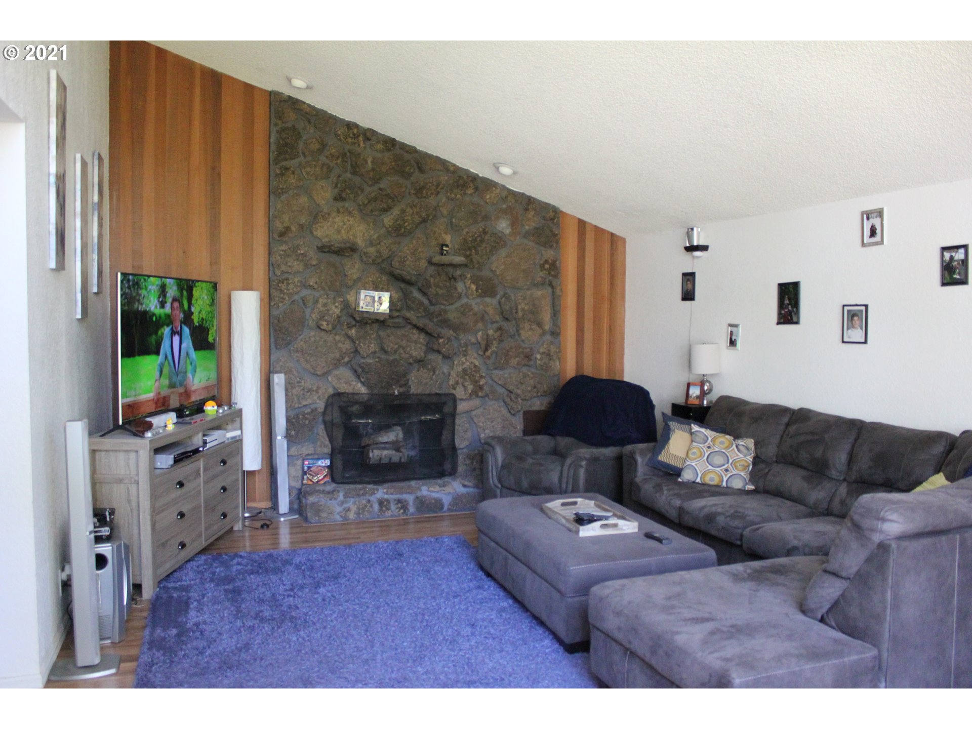 475 Cascade Drive Springfield, OR 97478 - Photo 2 of 29