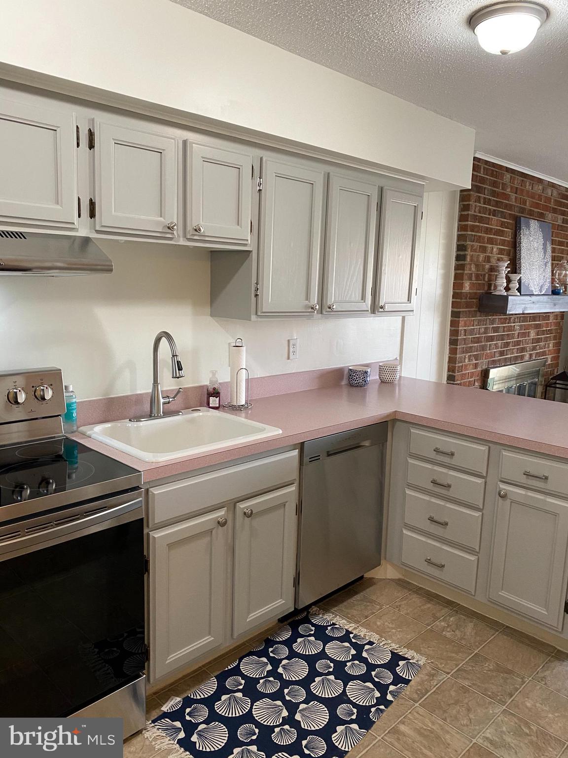 701 Rusty Anchor Road, Unit 15 Ocean City, MD 21842 - Photo 15 of 33 Kitchen