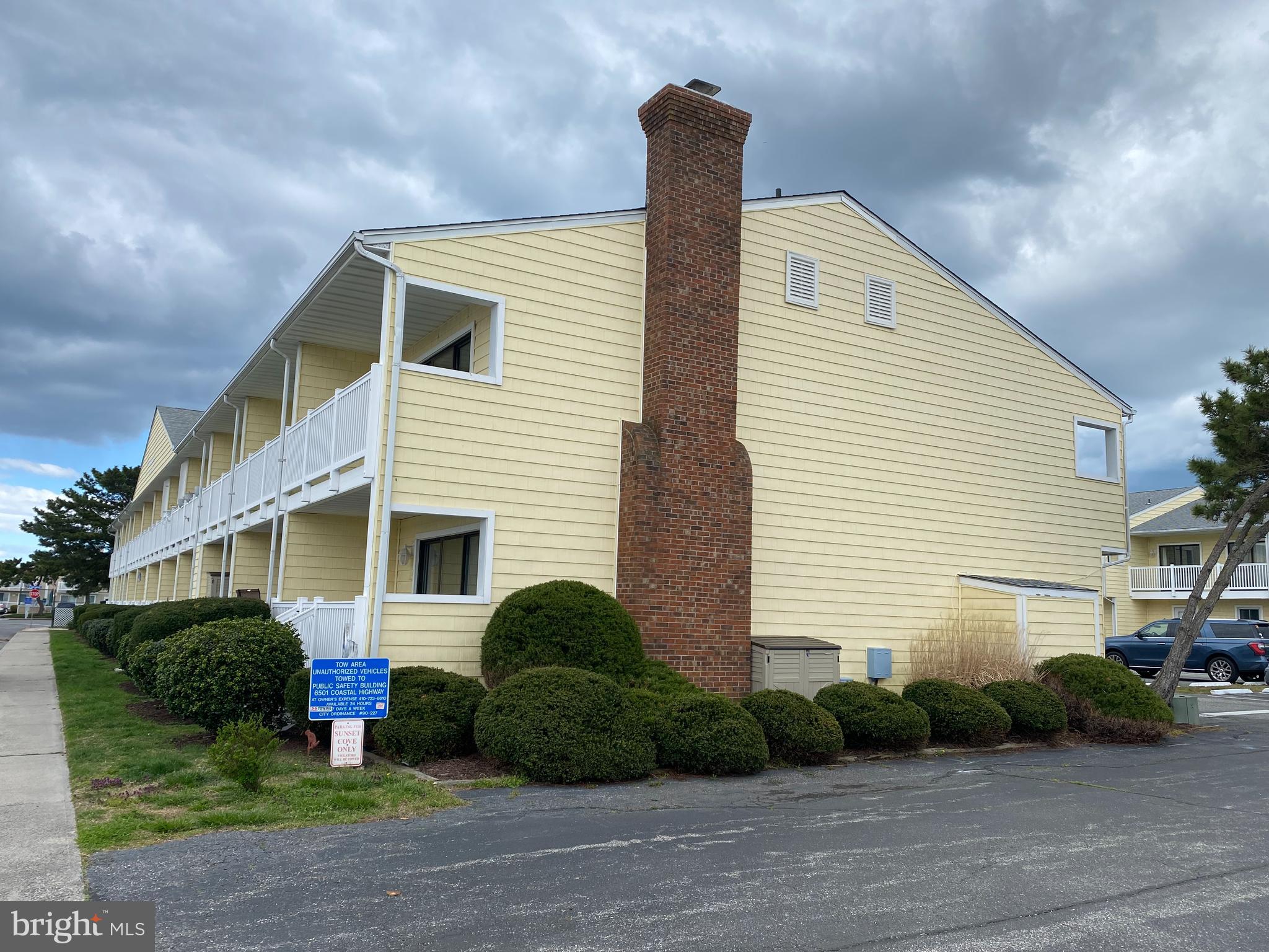 701 Rusty Anchor Road, Unit 15 Ocean City, MD 21842 - Photo 3 of 33 Side of home. End unit gives balcony cut outs
