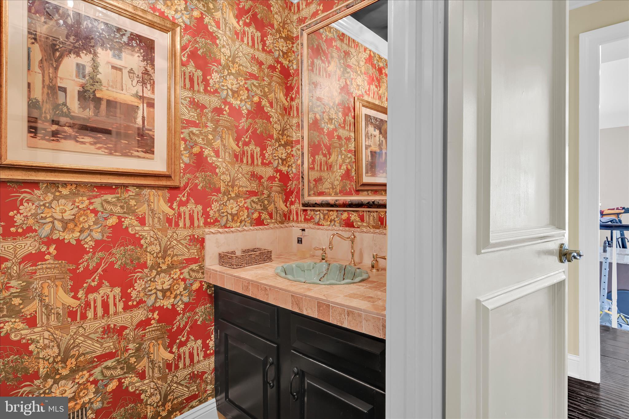 418 Mill Creek Road Gladwyne, PA 19035 - Photo 24 of 58 1st Floor Powder Room