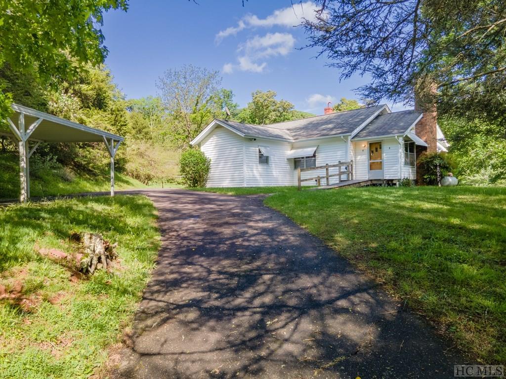 320 Cowee School Road Franklin, NC 28734 - Photo 3 of 64 Gallery Image 3