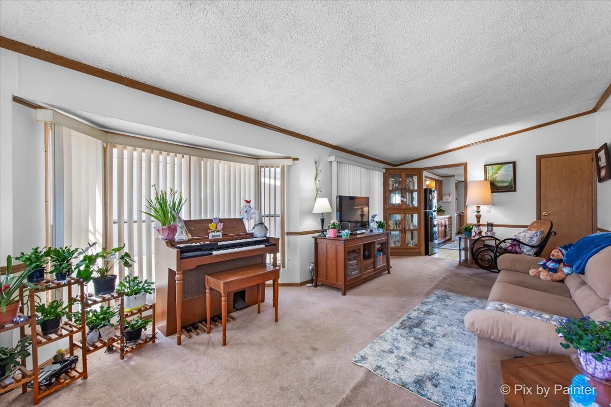 232 Bayview Road Elgin, IL 60123 - Photo 2 of 33