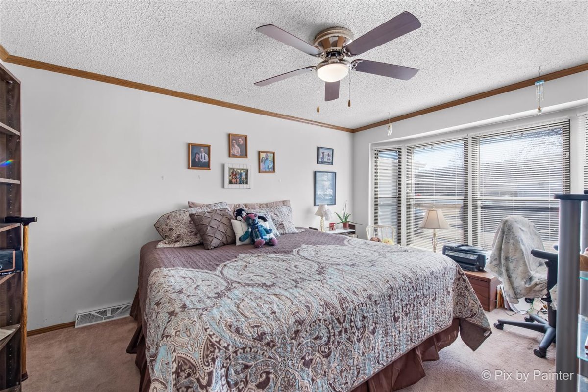 232 Bayview Road Elgin, IL 60123 - Photo 6 of 33