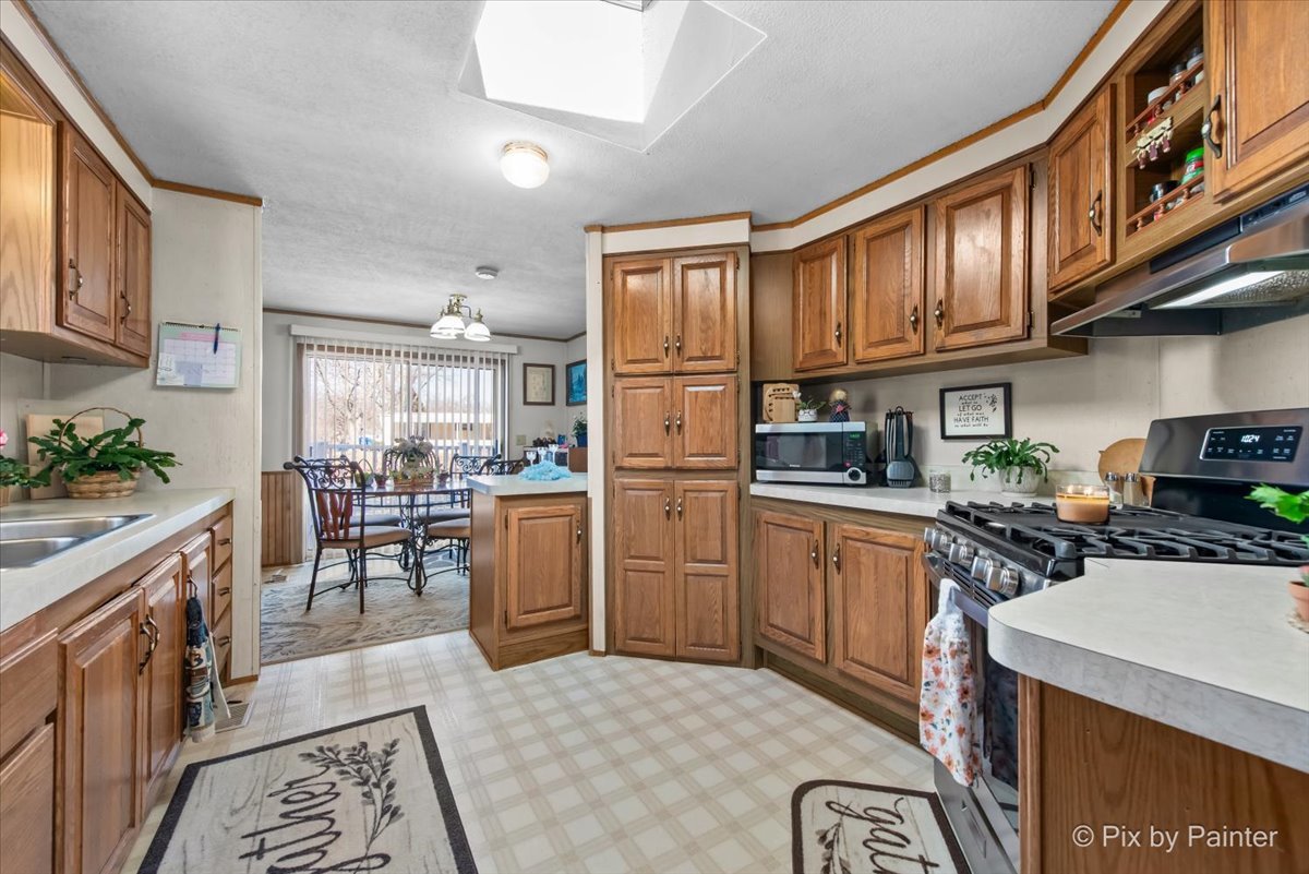 232 Bayview Road Elgin, IL 60123 - Photo 10 of 33