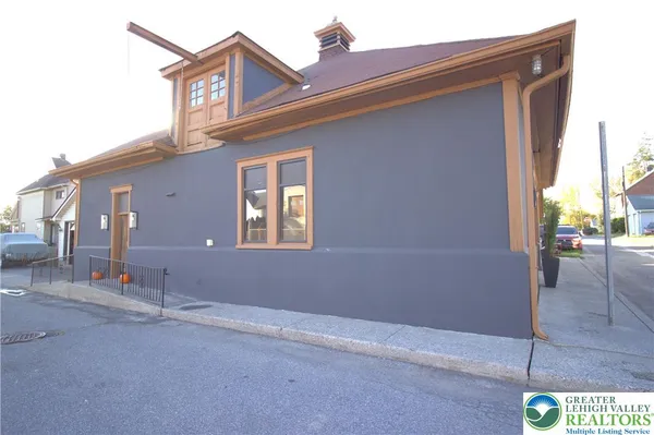 a view of a house with a outdoor space