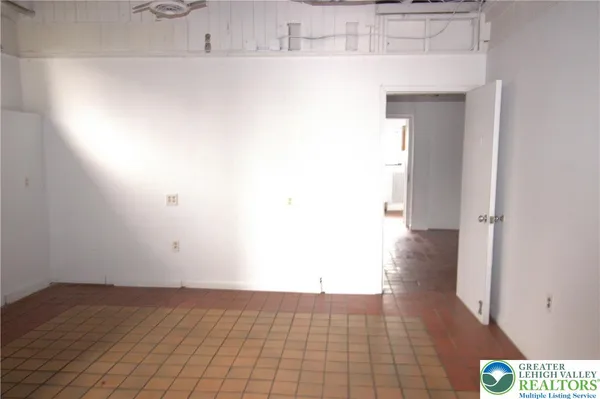 a view of a garage