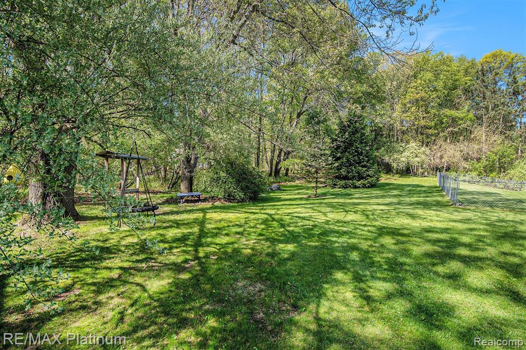 11392 Hyne Road Brighton, MI 48114 - Photo 28 of 29 Gallery Image 28