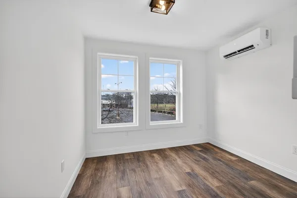 $2,500 | 371 Cabot Street, Unit 201, Beverly, MA 01915