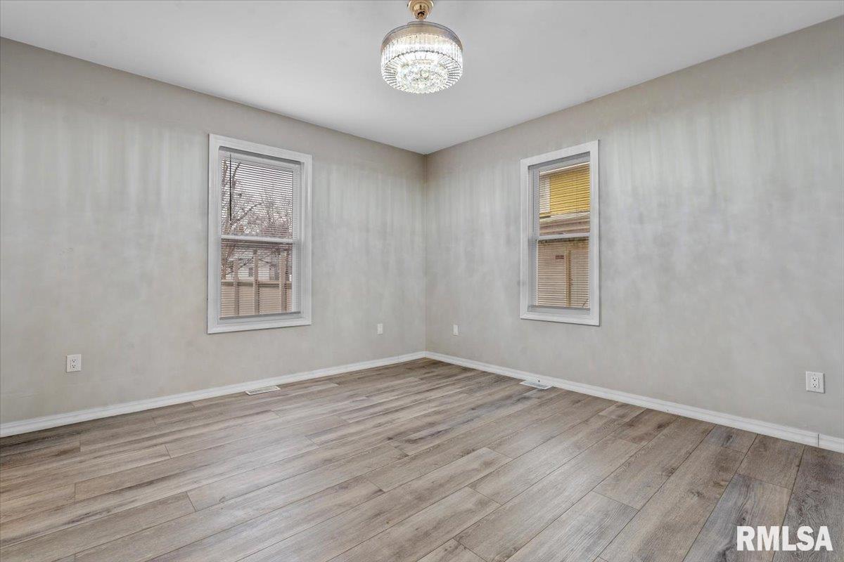 1215 North 5th Street Springfield, IL 62702 - Photo 5 of 29
