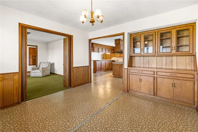 a view of a livingroom with furniture