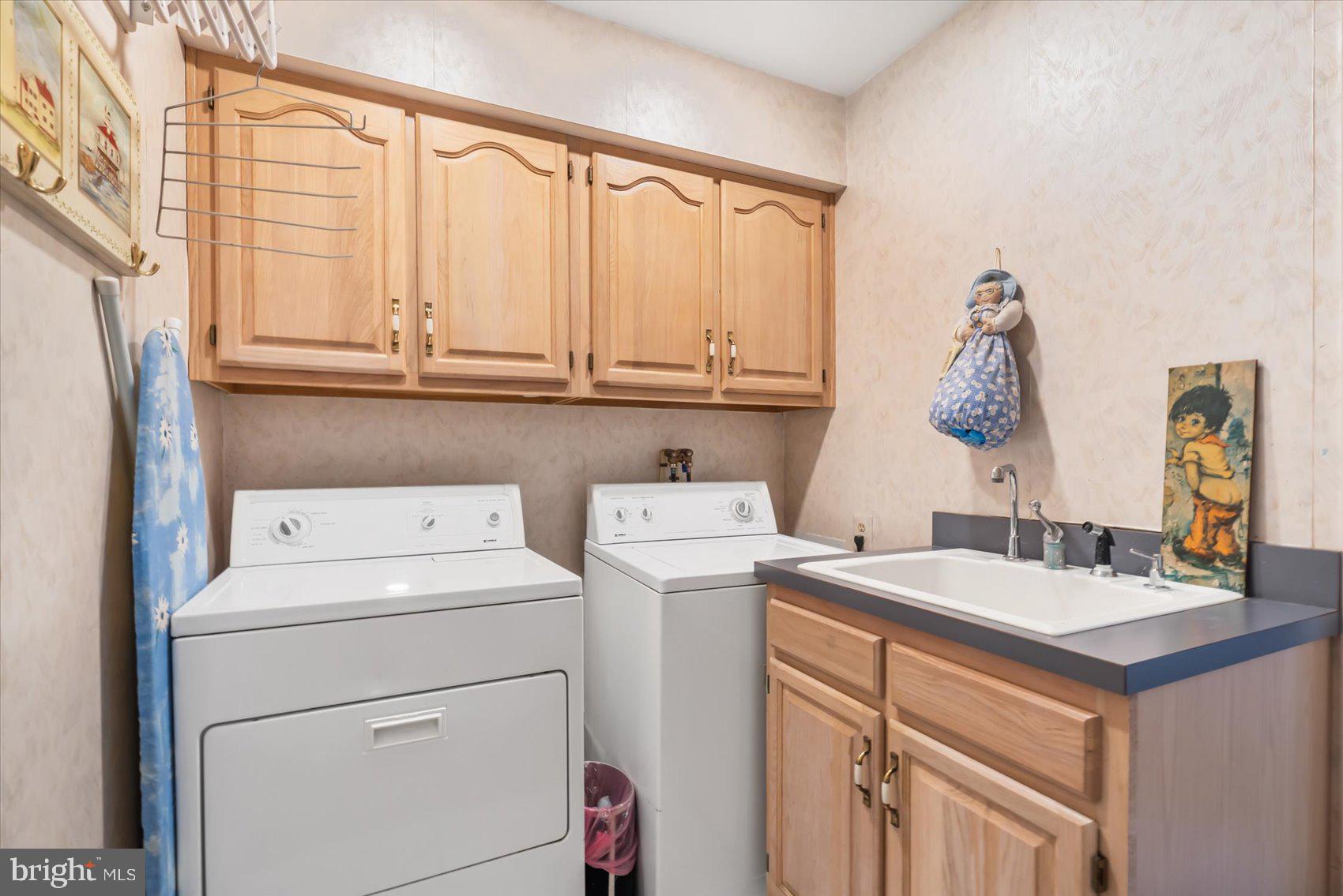 318 Cockeys Mill Road Reisterstown, MD 21136 - Photo 36 of 65 mud room with laundry & sink