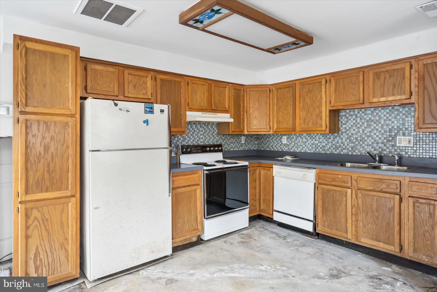 318 Cockeys Mill Road Reisterstown, MD 21136 - Photo 57 of 65 kitchen carriage house