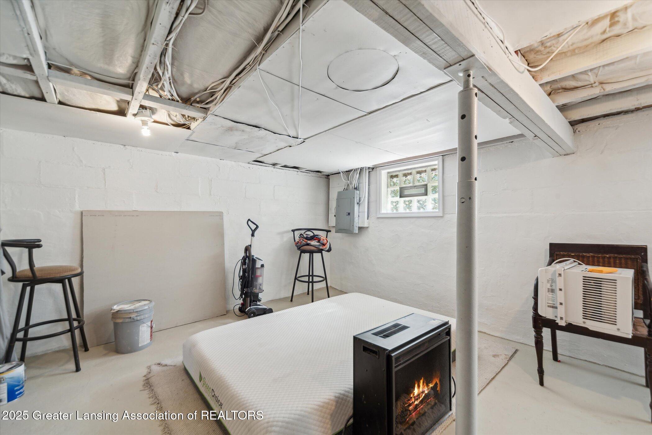 6028 Rolfe Road Lansing, MI 48911 - Photo 31 of 40 31-6028-Rolfe-Rd-Lansing-MI-48911-Window