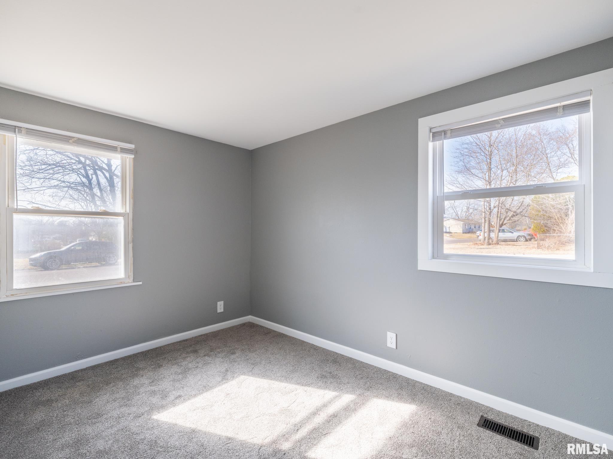502 Briargate Road Washington, IL 61571 - Photo 16 of 36 Gallery Image 16
