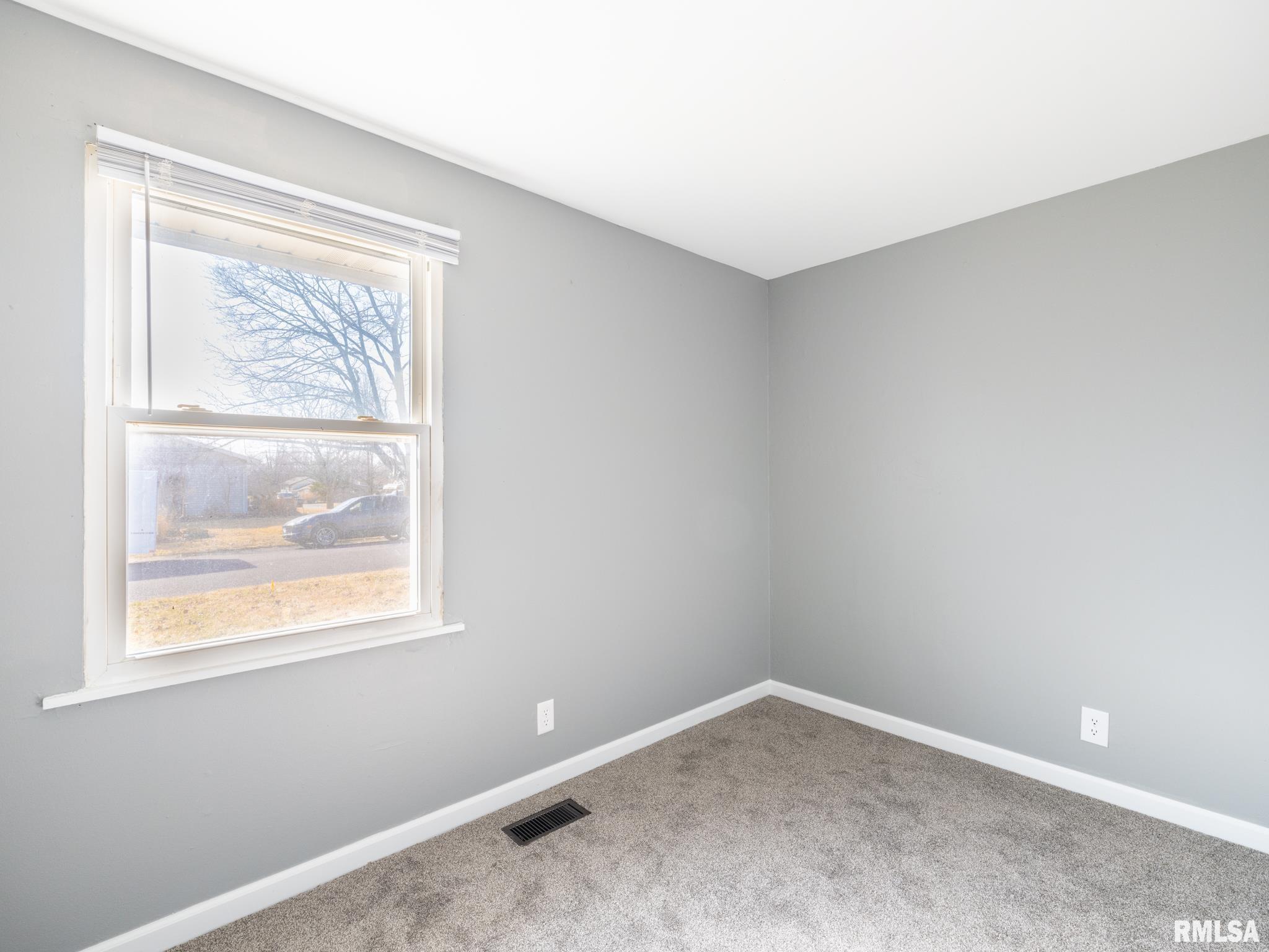 502 Briargate Road Washington, IL 61571 - Photo 27 of 36 Gallery Image 27