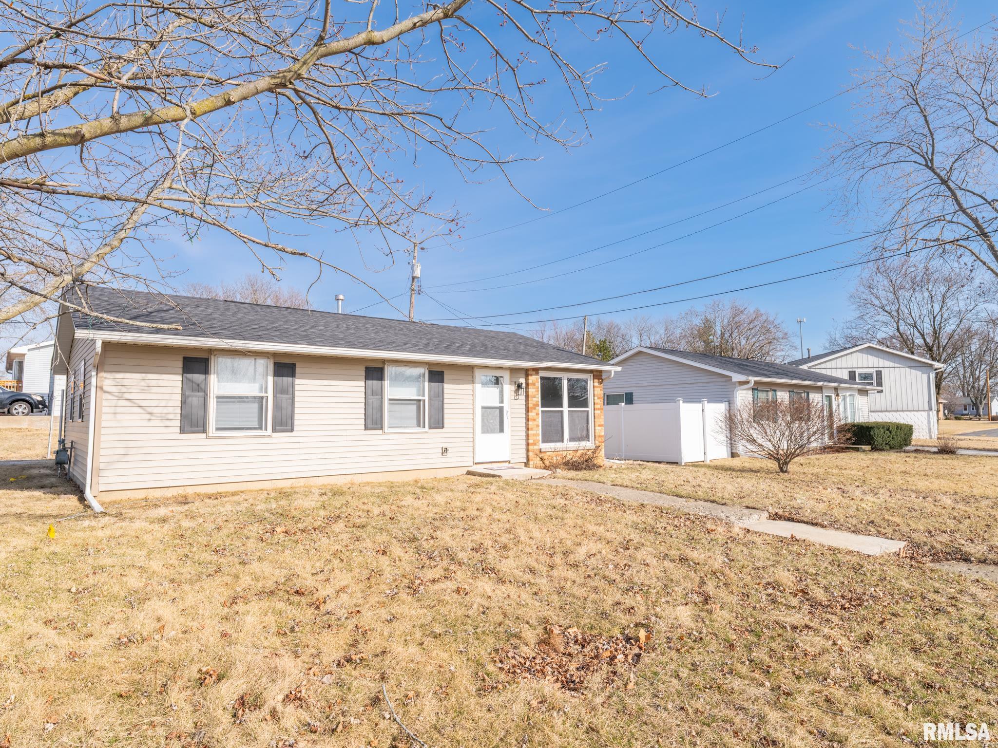 502 Briargate Road Washington, IL 61571 - Photo 3 of 36 Gallery Image 3