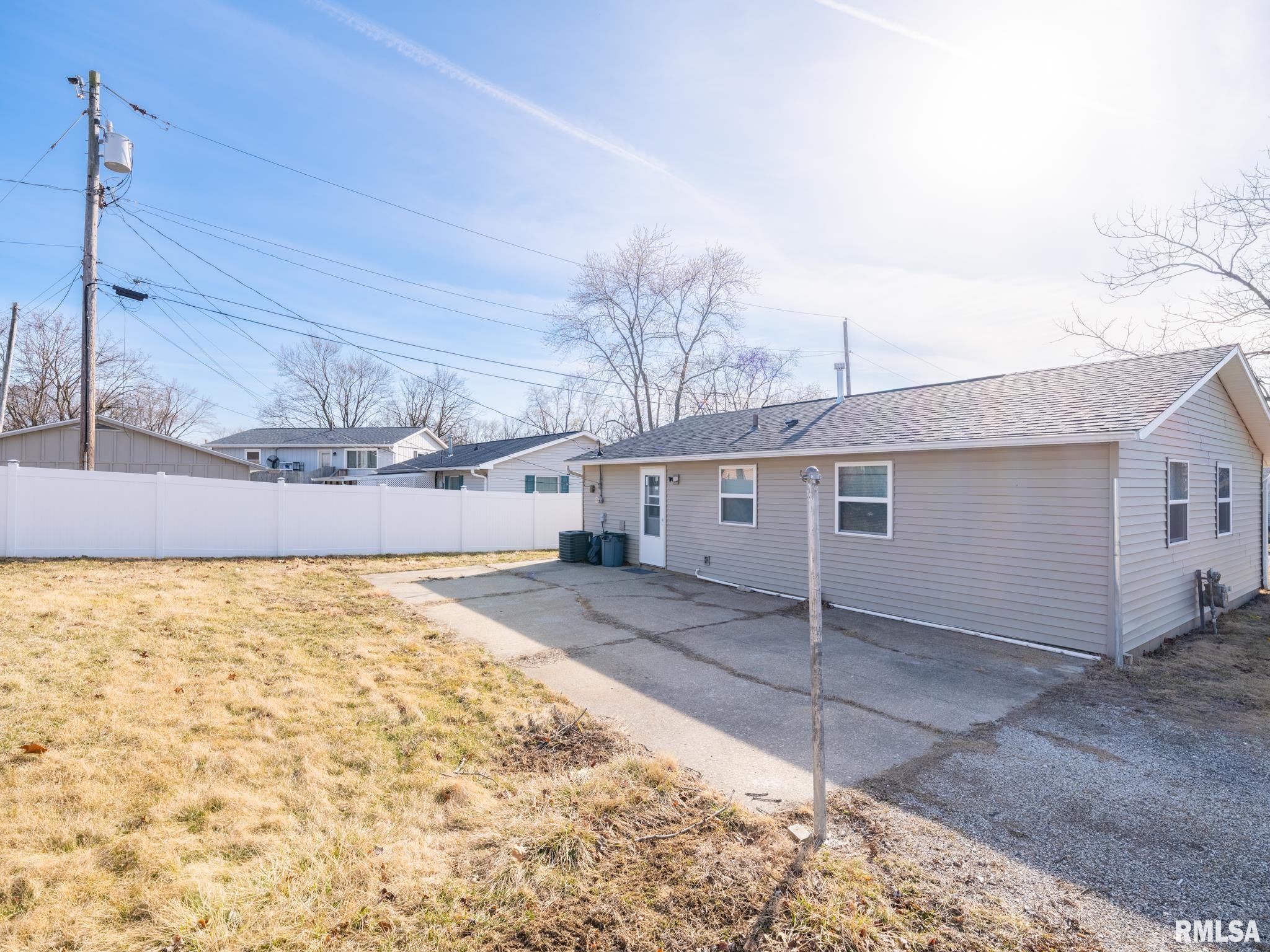 502 Briargate Road Washington, IL 61571 - Photo 34 of 36 Gallery Image 34