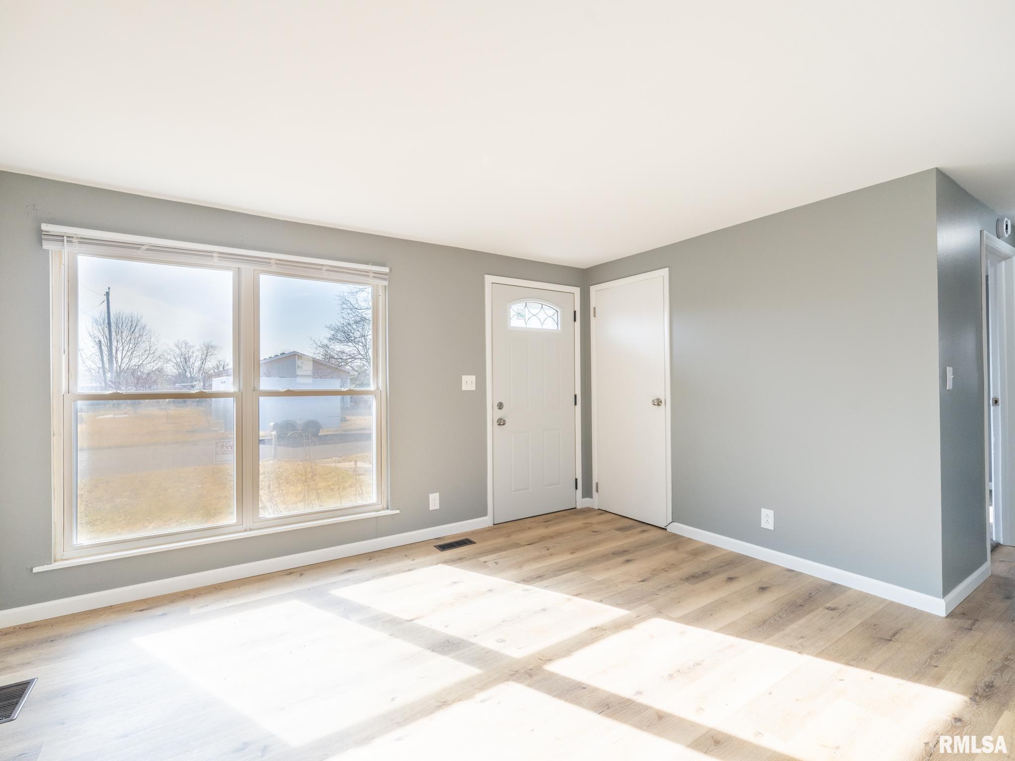 502 Briargate Road Washington, IL 61571 - Photo 4 of 36 Gallery Image 4