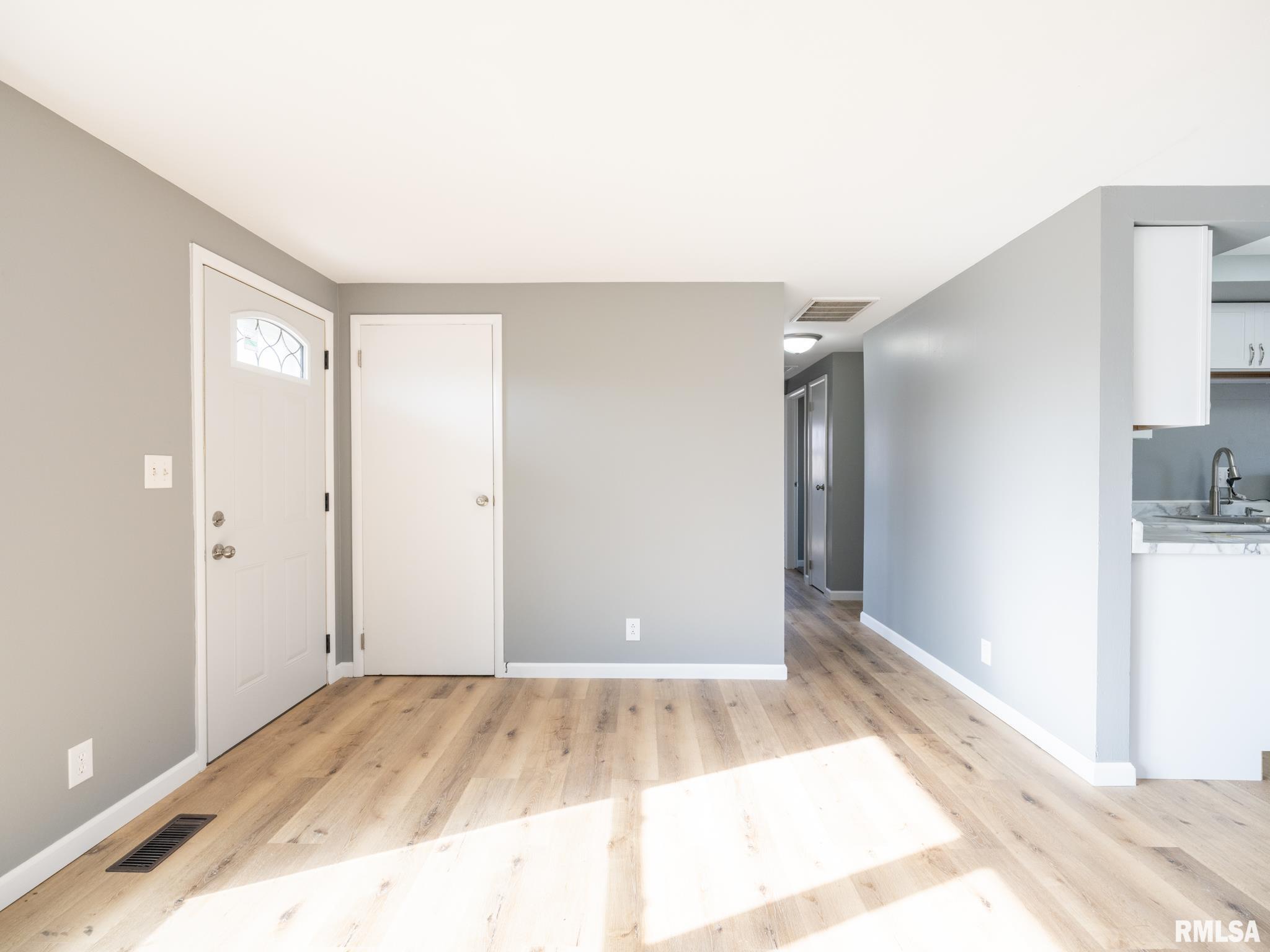 502 Briargate Road Washington, IL 61571 - Photo 5 of 36 Gallery Image 5