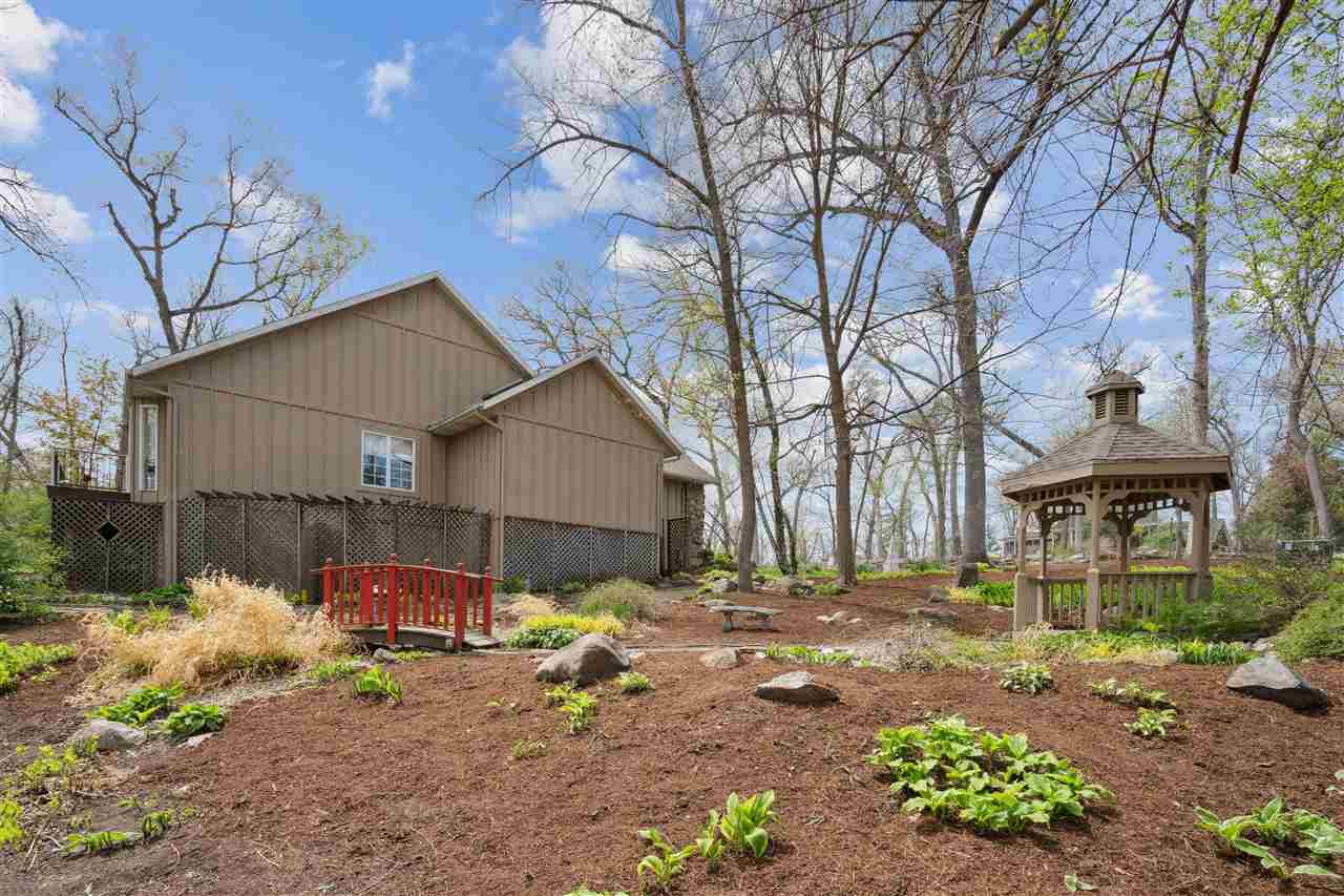 525 Indian Road Southeast Cedar Rapids, IA 52403 - Photo 32 of 43 Gallery Image 32