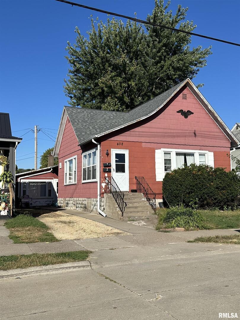 408 South 7th Street Clinton, IA 52732 - Photo 1 of 1