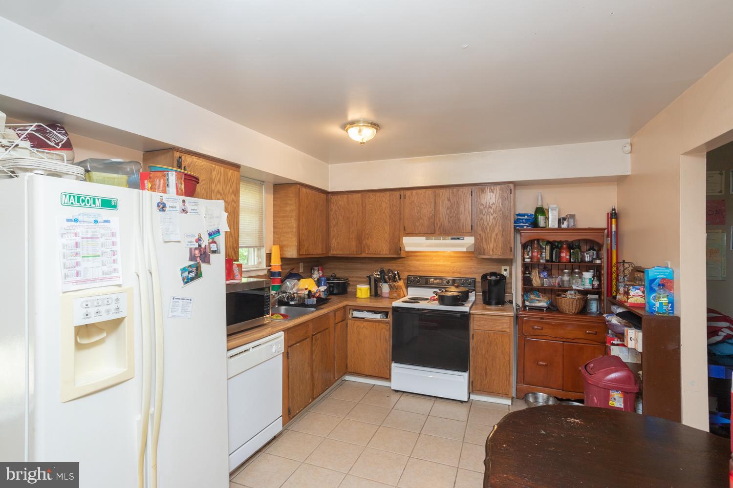 11 Yorkshire Road Sicklerville, NJ 08081 - Photo 2 of 10 Gallery Image 2