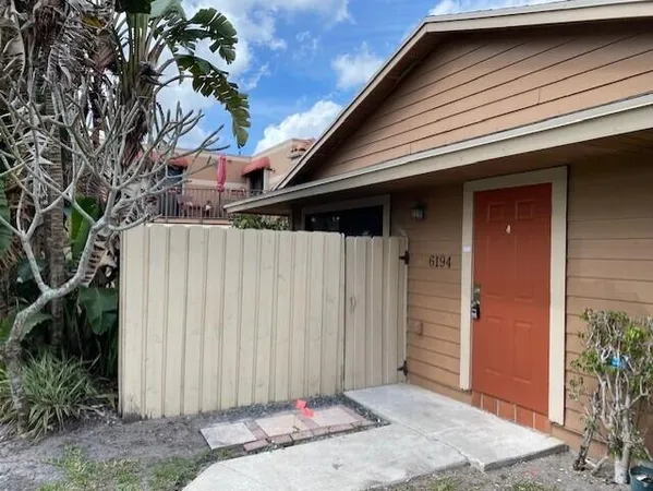 $2,200 | 6194 Seven Springs Boulevard, Greenacres, FL 33463