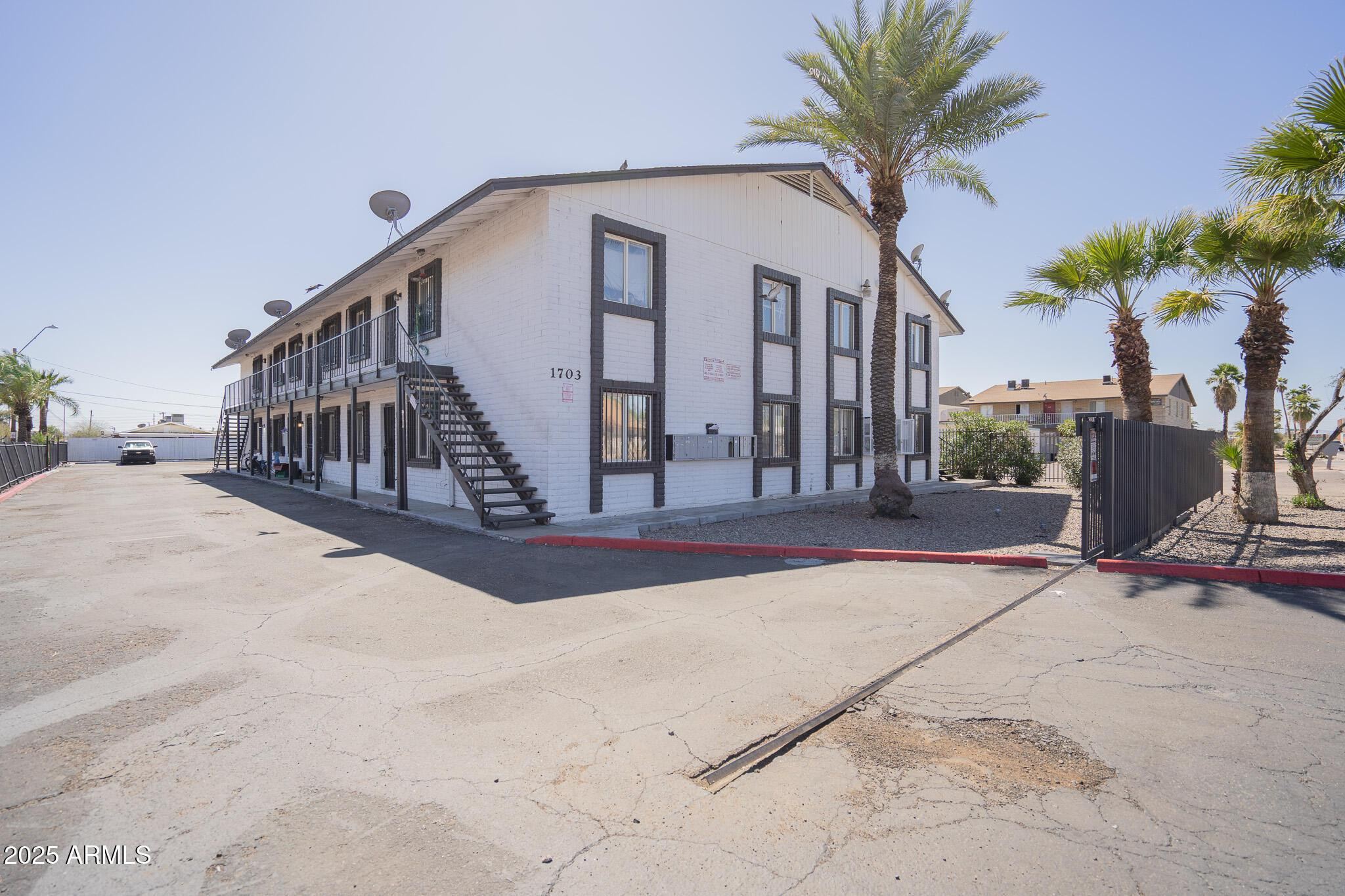 1703 West Mountain View Road, Unit 15 Phoenix, AZ 85021 - Photo 1 of 11
