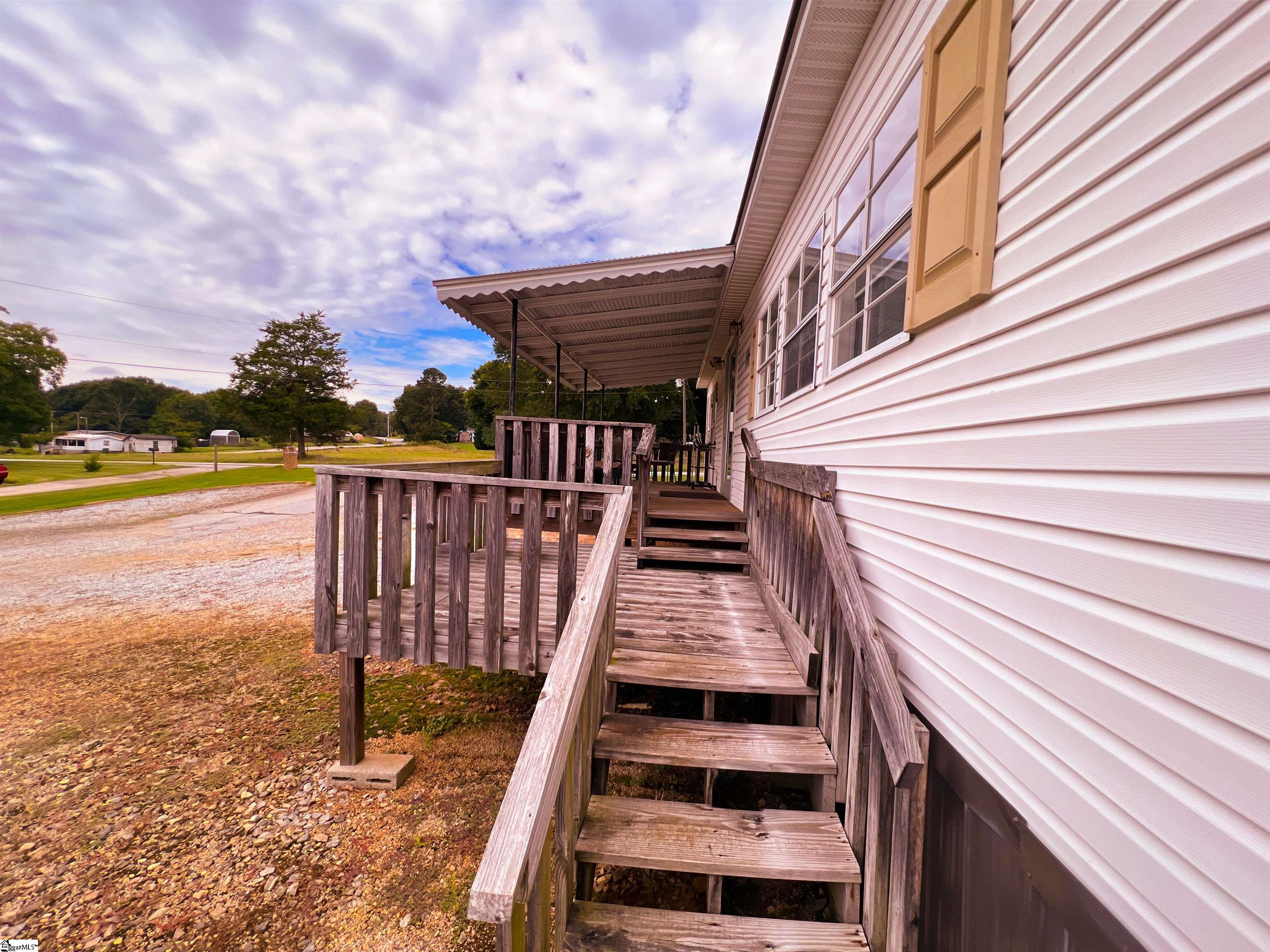 607 Black Snake Road Easley, SC 29640 - Photo 16 of 17
