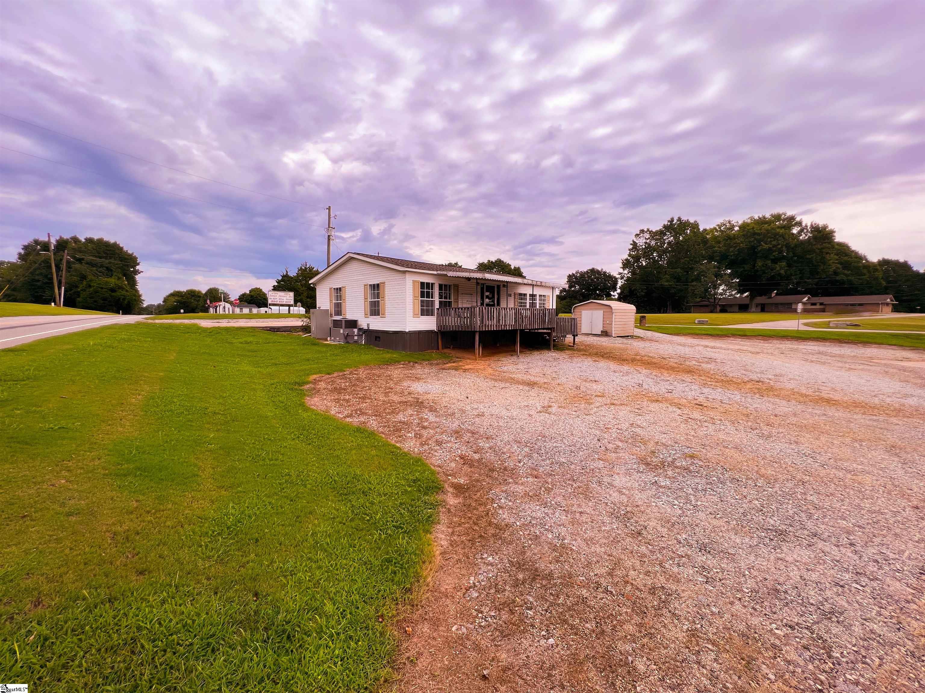 607 Black Snake Road Easley, SC 29640 - Photo 2 of 17
