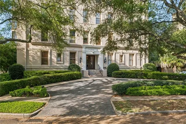 $625,000 | 5421 St Charles Avenue, Unit 4B, New Orleans, LA 70115
