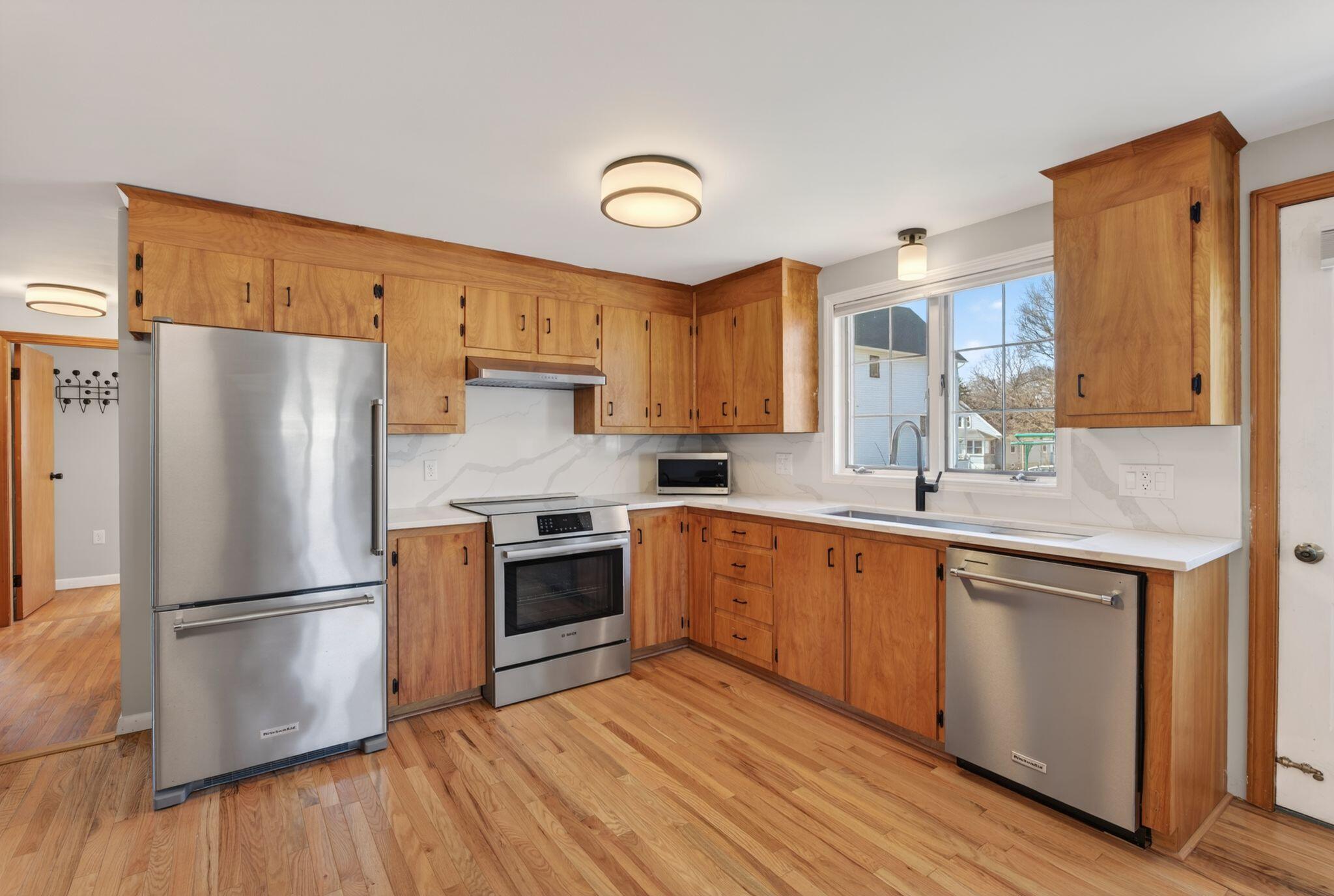 81 Prince Street Westbrook, ME 04092 - Photo 9 of 23 17_DSC00913