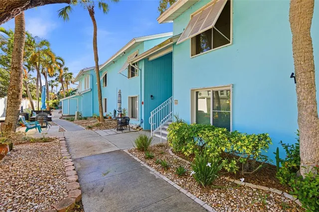 $295,000 | 3775 40th Lane South, Unit G, St. Petersburg, FL 33711