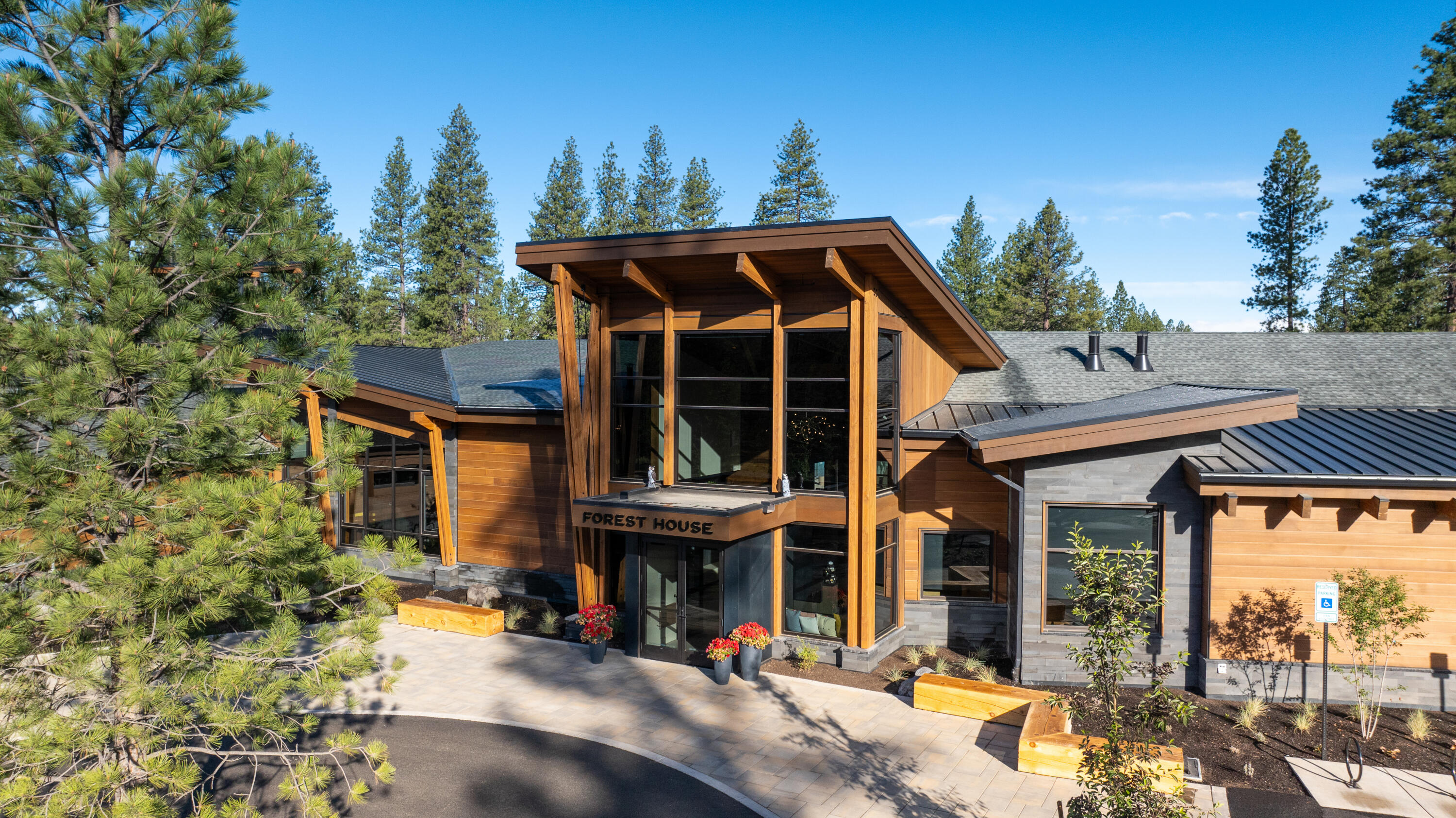 56342 Mirror Rock Loop Bend, Unit 359 Bend, OR 97707 - Photo 27 of 37 DJI_20240618051635_0009_D-2